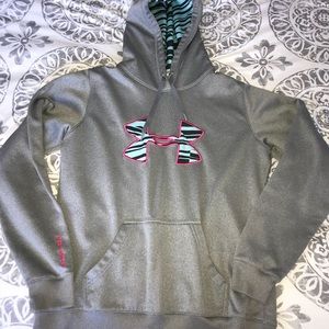 Under armour hoodie!!